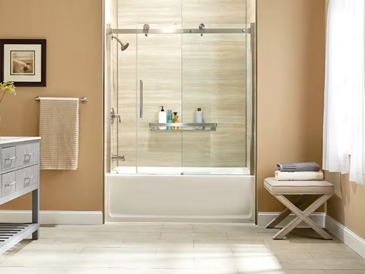 a jacuzzi bath in a bathroom 