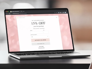 a laptop displaying the sign up page for the Kendra Scott birthday discount