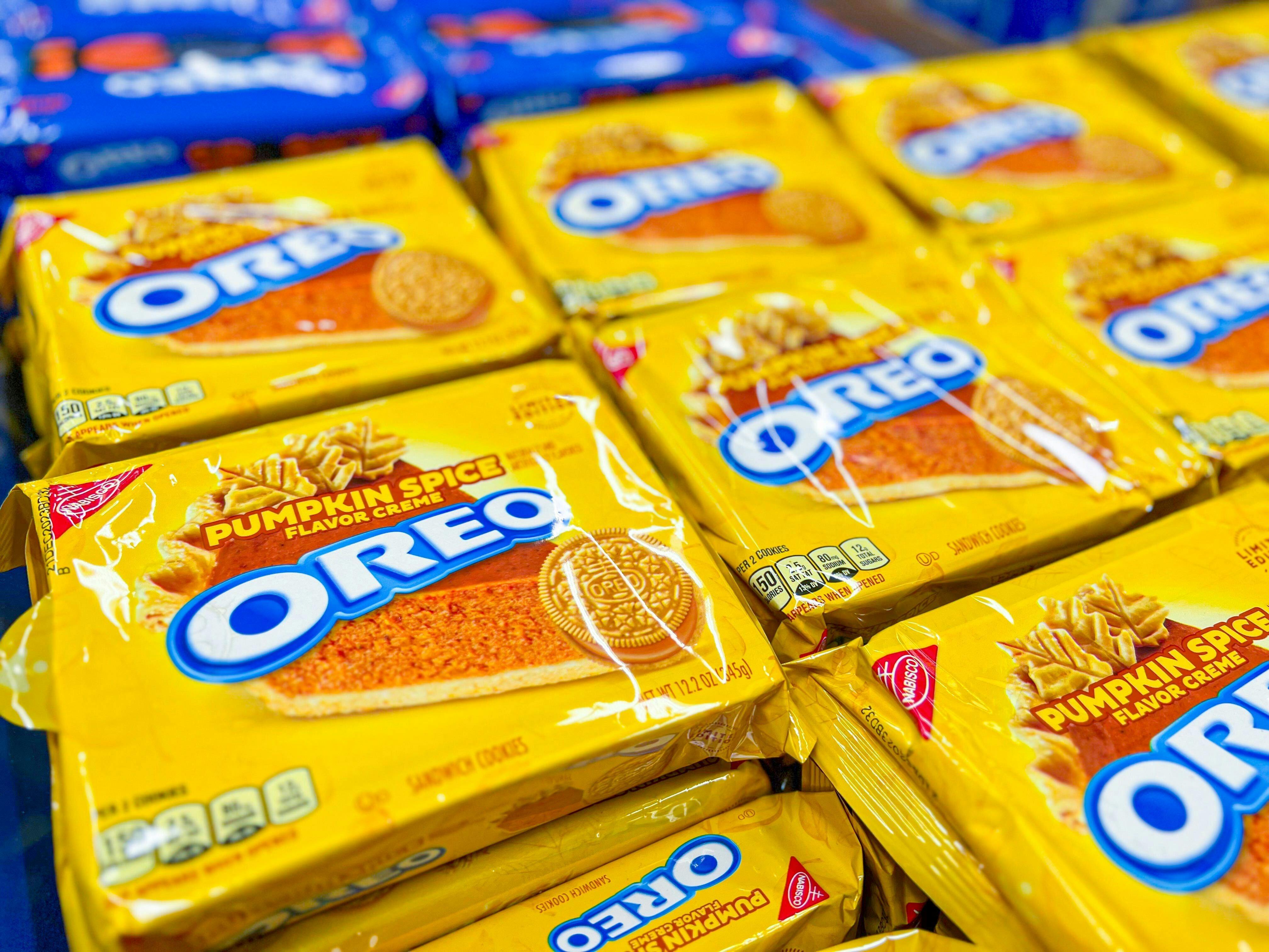 Pumpkin spice oreos on display