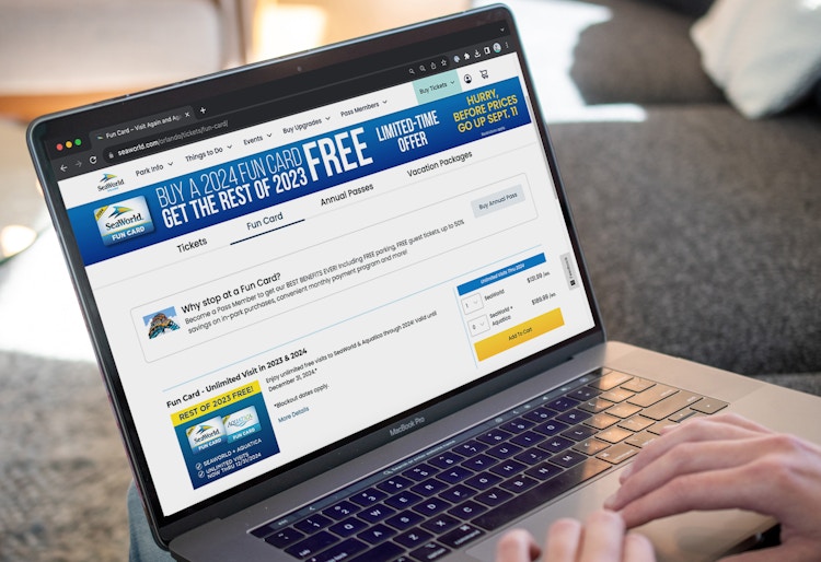 someone looking at the SeaWorld Fun Card webpage 